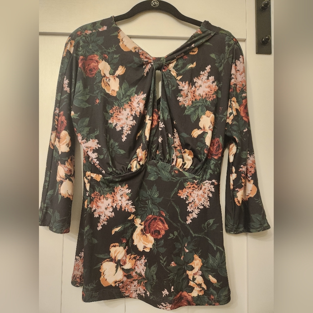 Laura byrnes top